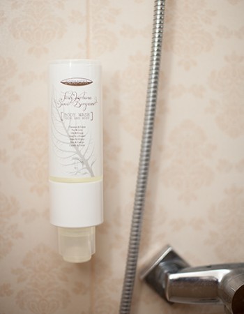 Botanical shampoo and shower gel in one 460 ml